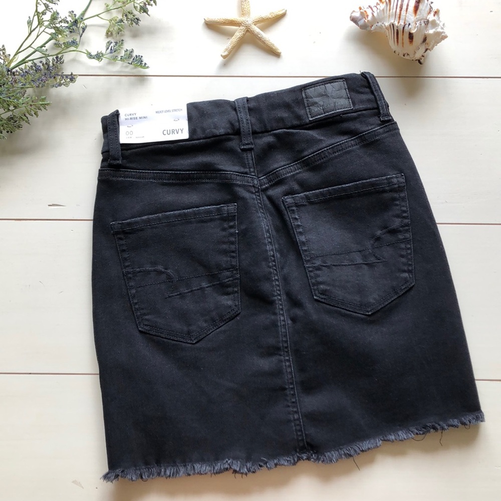 💃NWT!! American Eagle Black Distressed Denim Skirt - Picture 7 of 7